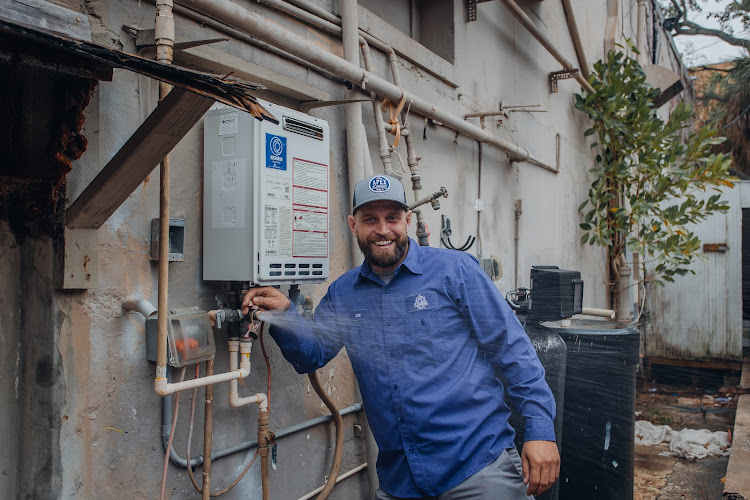 Plomero Apex Plumbing