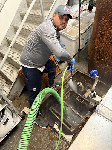 Plomero Champion Septic Tank Grease Trap Storm Drains Lift Station
