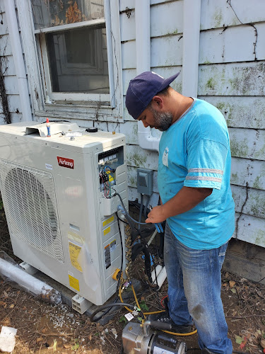 Plomero Close Comfort Plumbing Heating & Cooling Llc