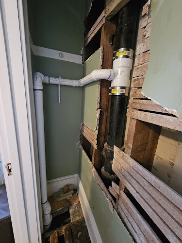 Plomero Falcon Plumbing Llc