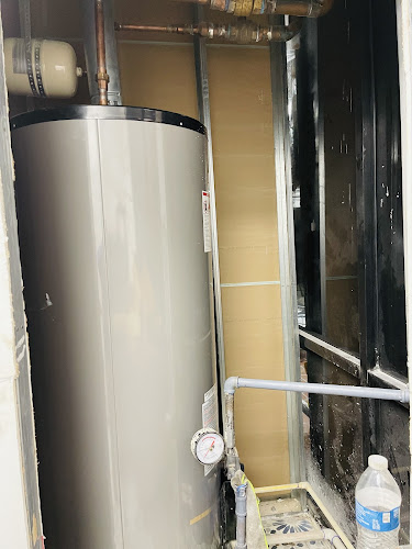 Plomero Guillen Construction Plomeros en Houston