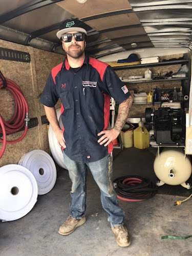 Plomero Hiniker Plumbing