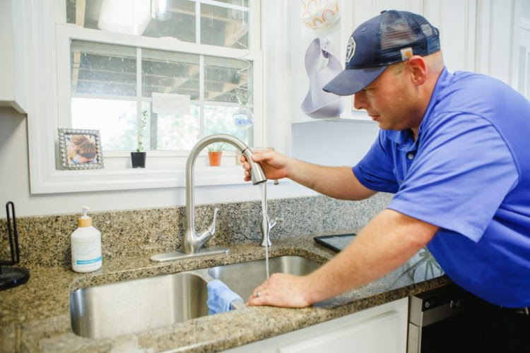 Plomero Meetze Plumbing