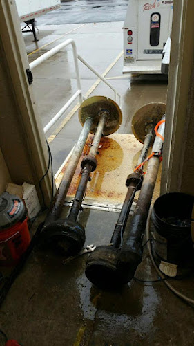 Plomero Rich's Plumbing, Heating & Air Inc.