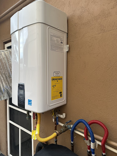 Plomero Royaltech Plumbing, Inc.