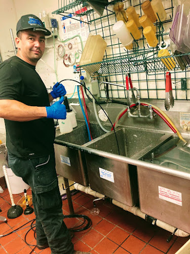 Plomero The Drain Cleaner.drain And Sewer Cleaning. 24/7 Drain Cleaning.