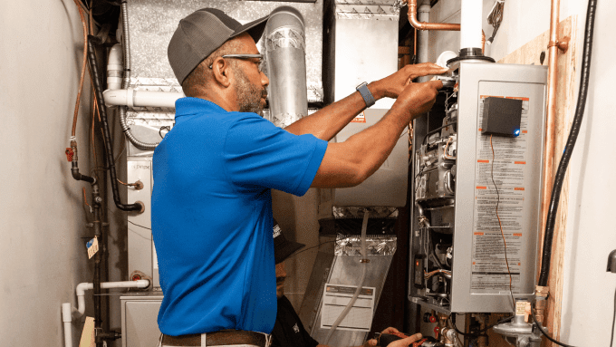 Plomero Water Heaters Now!